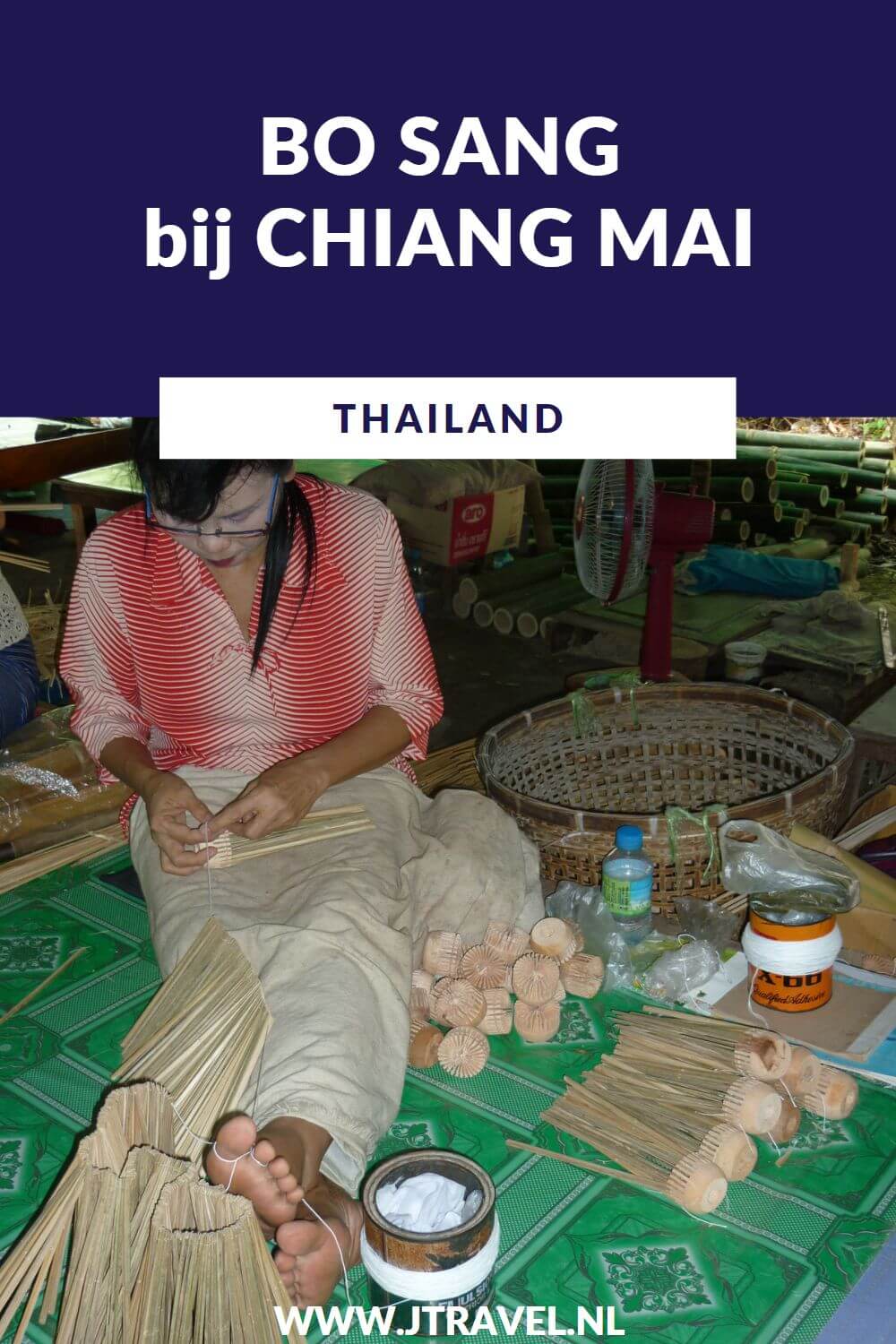 Tijdens mijn rondreis mocht Bo Sang bij Chiang Mai niet ontbreken. In Bo Sang liet ik een waaier met mijn naam in het Thais maken. Hier lees je de informatie over Bo Sang in de omgeving van Chiang Mai. Lees je mee over de Bo Sang? #chiangmai #bosang #thailand #waaier #parasol #jtravel #jtravelblog