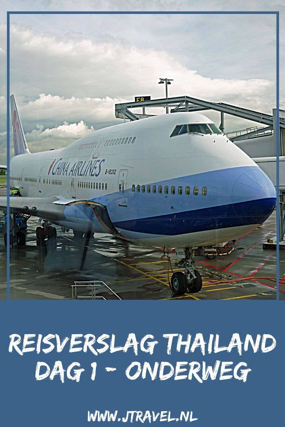 Op dag 1 van mijn 16-daagse groepsrondreis door Thailand zat ik in het vliegtuig. Ik vloog rechtstreeks naar de Thaise hoofdstad Bangkok. Alles over de eerste dag van mijn reis door Thailand lees je hier. Lees je mee? #Thailand #reisverslag #jtravel #jtravelblog