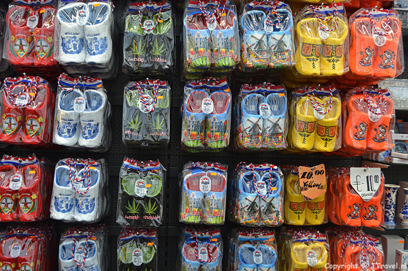 Souvenirs op de Bloemenmarkt in Amsterdam <br/>Copyright © JTravel.nl