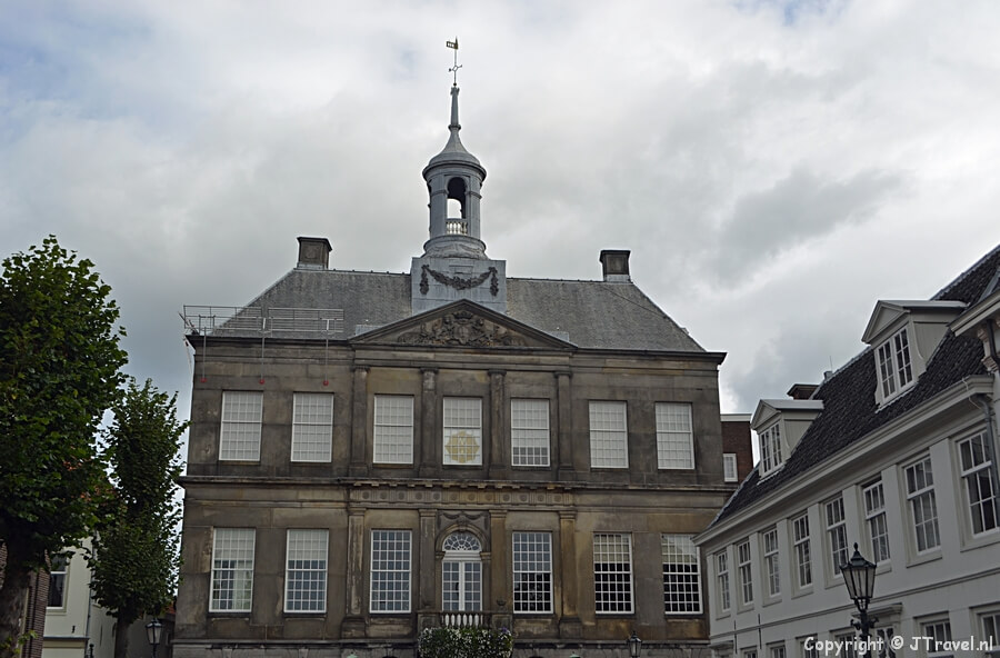 Het stadhuis van Weesp