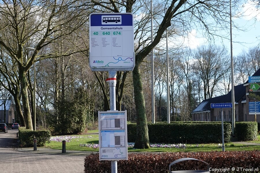 Bushalte in Staphorst tijdens de 21e etappe van het Westerborkpad / Copyright JTravel.nl