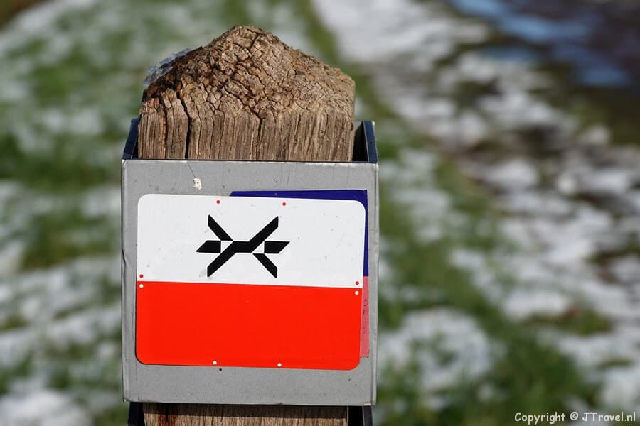 Markeringsteken van het Westerborkpad / Copyright JTravel.nl
