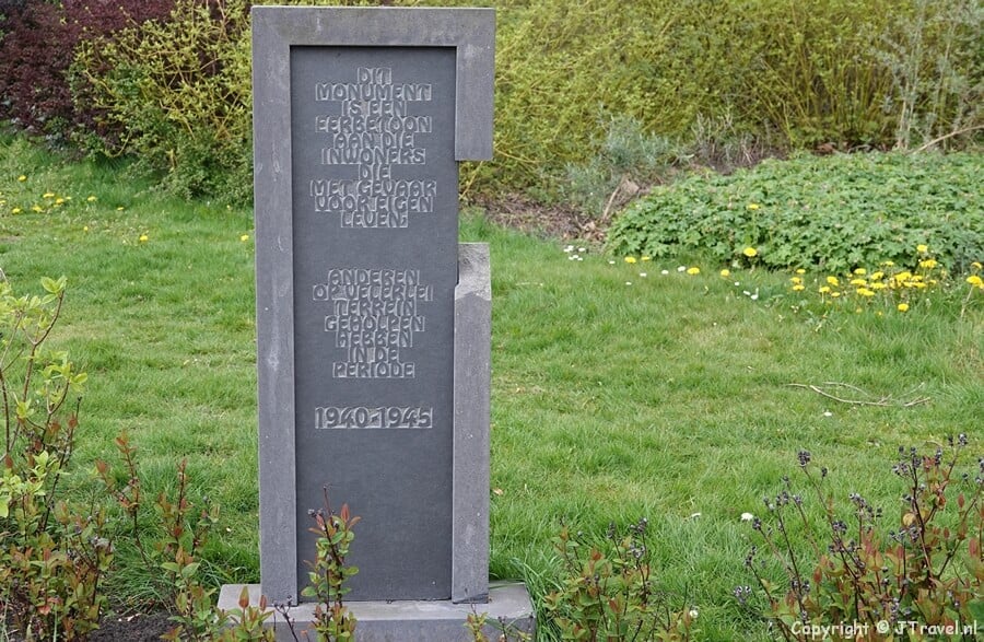 Het oorlogsmonument in Koekange tijdens de 23e etappe van het Westerborkpad / Copyright JTravel.nl