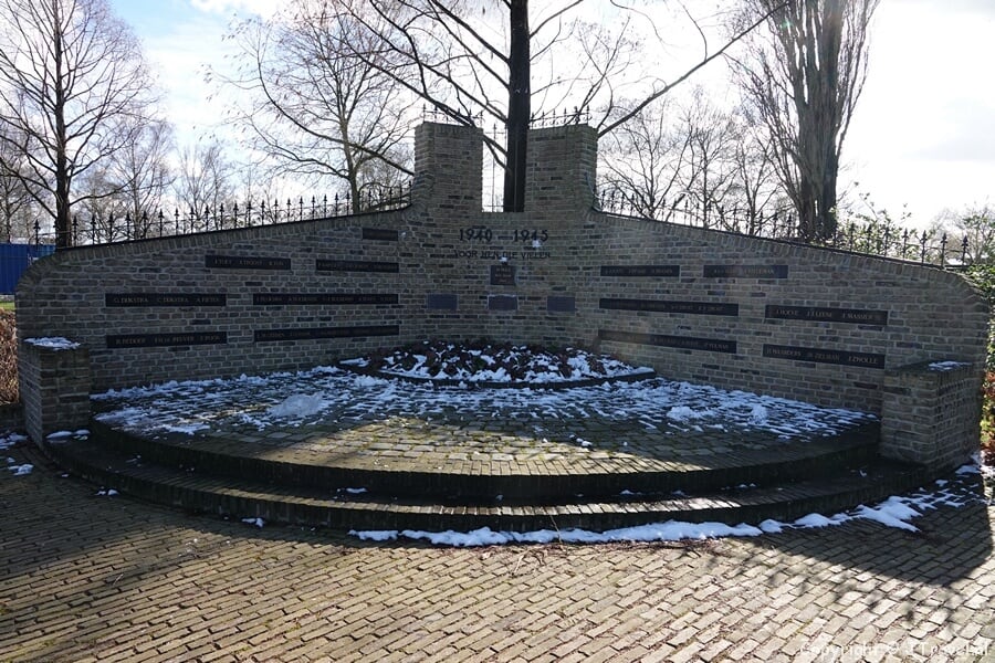 Het oorlogsmonument in Staphorst tijdens de 21e etappe van het Westerborkpad / Copyright JTravel.nl