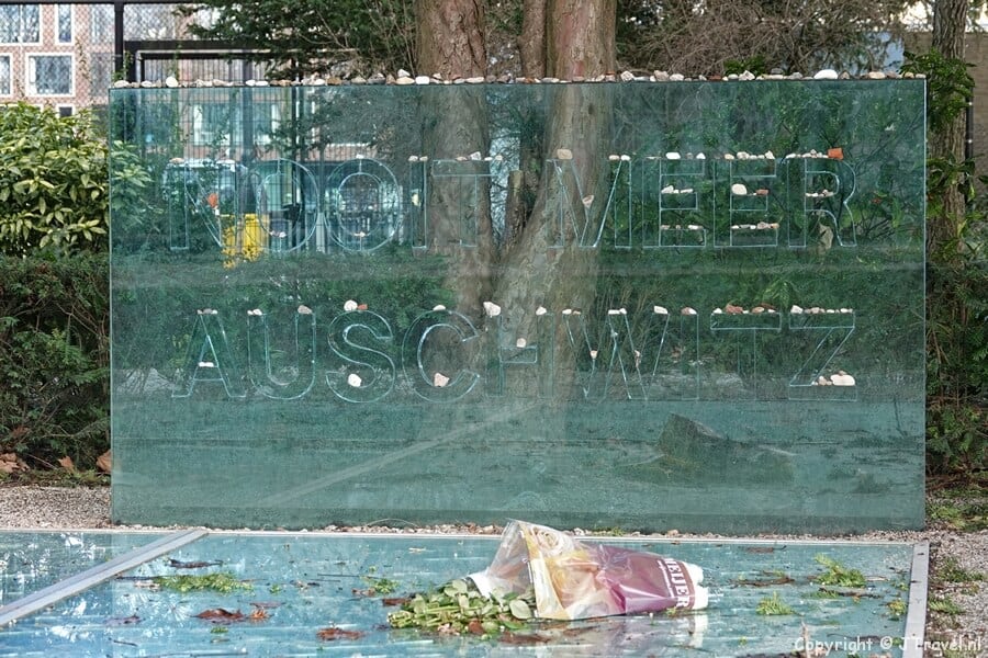 Auschwitzmonument in Amsterdam tijdens mijn onderwijshistorische wandeling in het centrum van Amsterdam