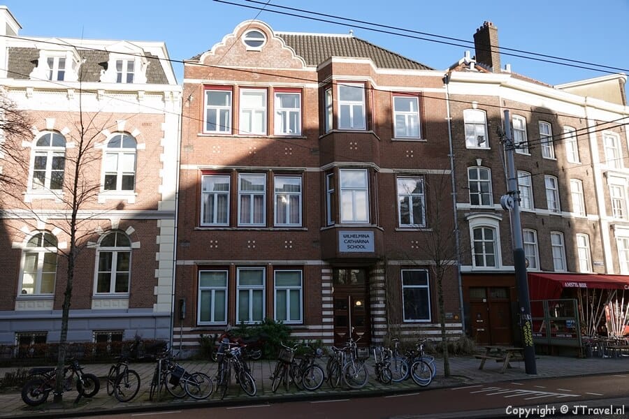 De Wilhelmina Catherinaschool in Amsterdam tijdens mijn onderwijshistorische wandeling in het centrum van Amsterdam