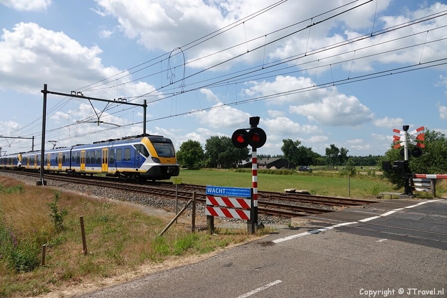 De trein tijdens de 25e etappe van het Westerborkpad / Copyright JTravel.nl
