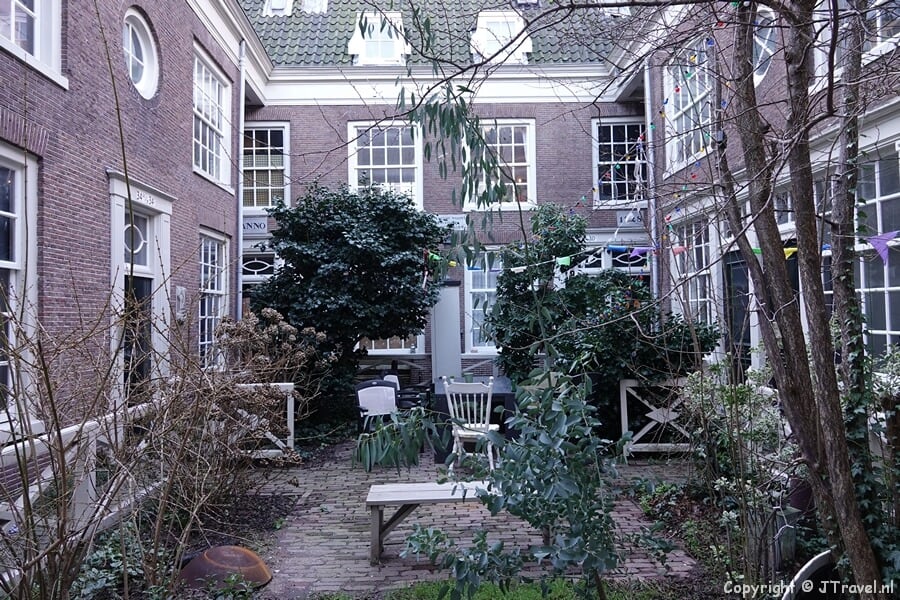 Looijershofje in Amsterdam tijdens mijn onderwijshistorische wandeling in het centrum van Amsterdam