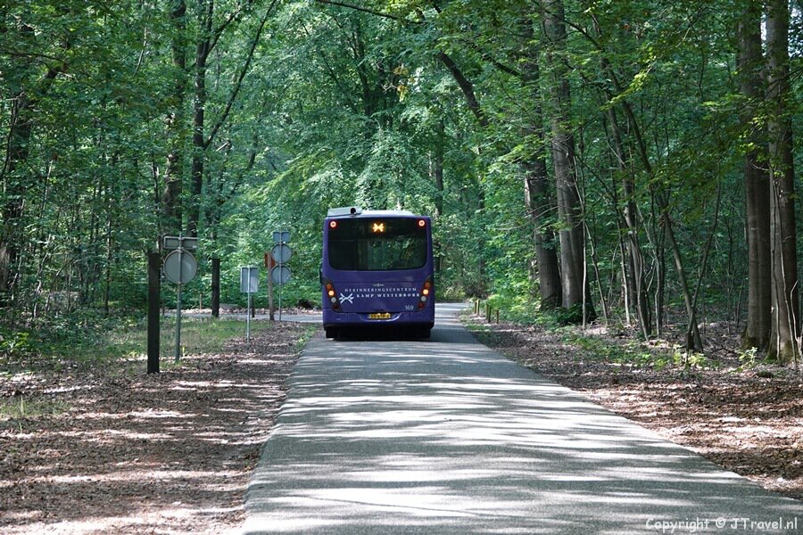 Pendelbus naar Kamp Westerbork in Hooghalen / Copyright JTravel.nl