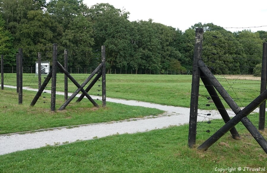Talud in Kamp Westerbork in Hooghalen / Copyright JTravel.nl