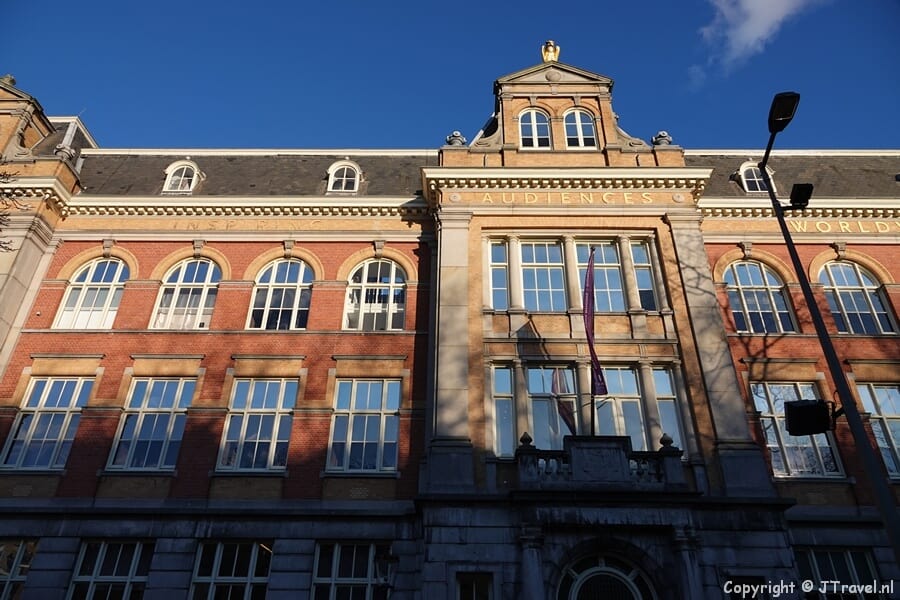 Vroegere HBS aan het Raamplein in Amsterdam tijdens mijn onderwijshistorische wandeling in het centrum van Amsterdam