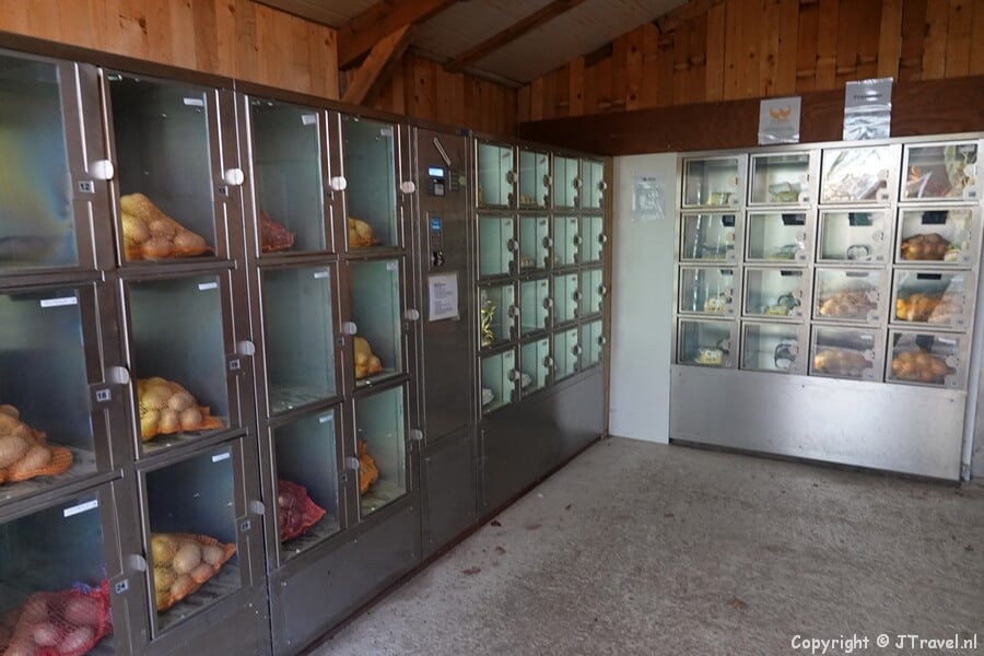 Boerderijautomaat bij de Decemberhoeve in Nieuw-Vennep