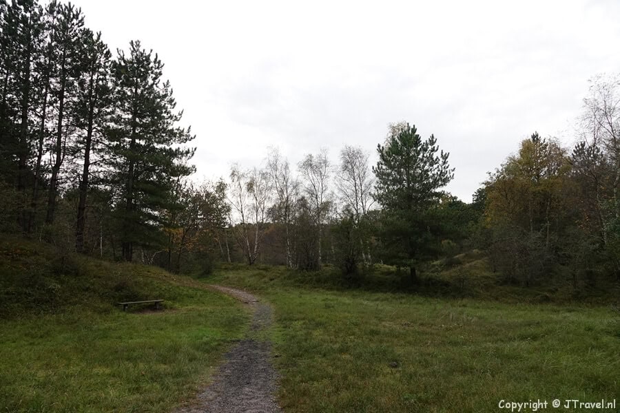 De rode wandelroute vanaf ingang Middenduin in Nationaal Park Zuid-Kennemerland