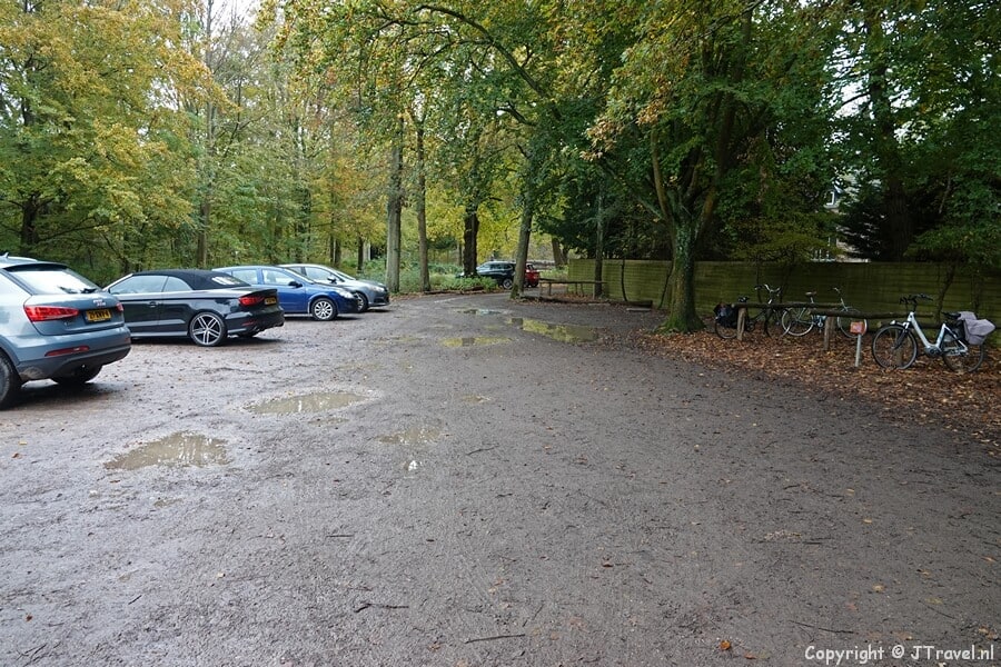 Parkeerplaats bij ingang Middenduin in Nationaal Park Zuid-Kennemerland