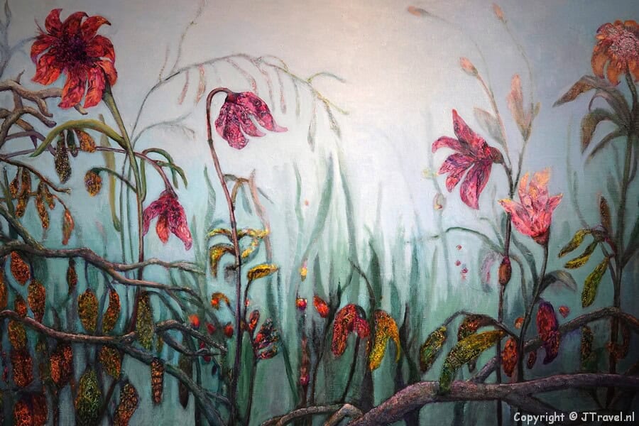 Werk van Erna Rutten in het Flower Art Museum in Aalsmeer