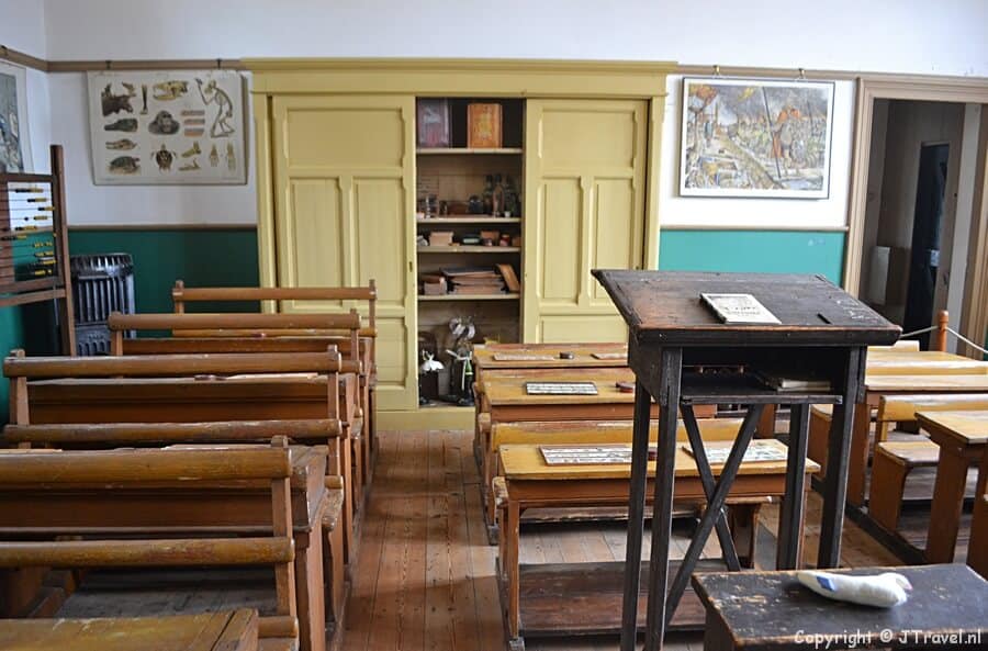 De school in het Openluchtmuseum Het Hoogeland in Warffum