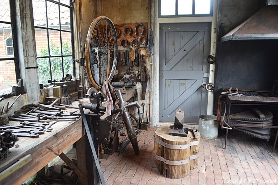 De smederij in het Openluchtmuseum Het Hoogeland in Warffum
