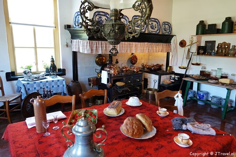 De keuken in Museum Borg Verhildersum in Leens