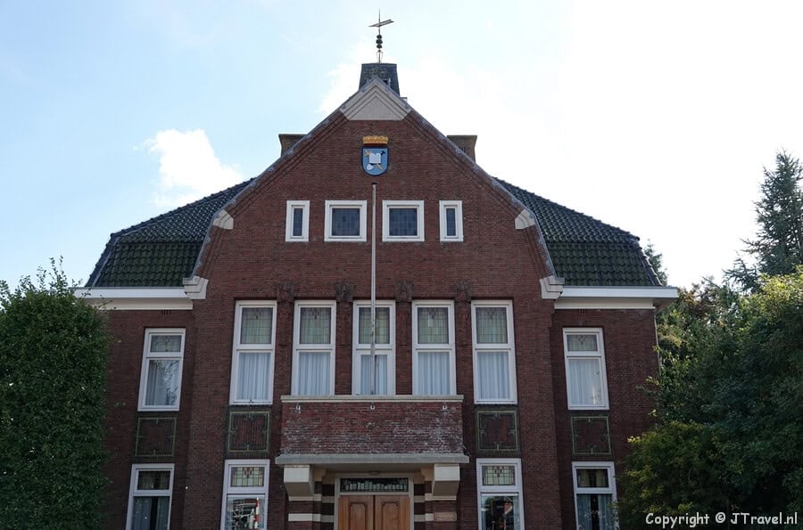 Het voormalige gemeentehuis van Bedum