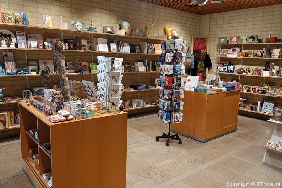 Museumwinkel in Museum Beelden aan Zee in Den Haag/Scheveningen