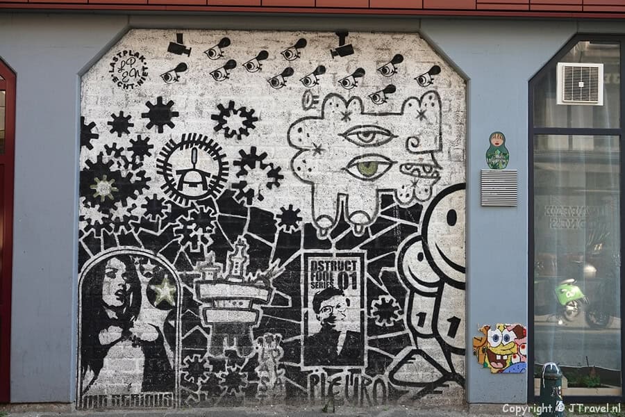 Street art van Mr. Serious tijdens mijn street art wandeling in het centrum van Rotterdam