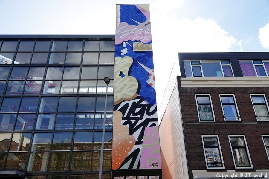 Street art van Anna T Iron tijdens mijn street art wandeling in de Rotterdamse wijk Feijenoord