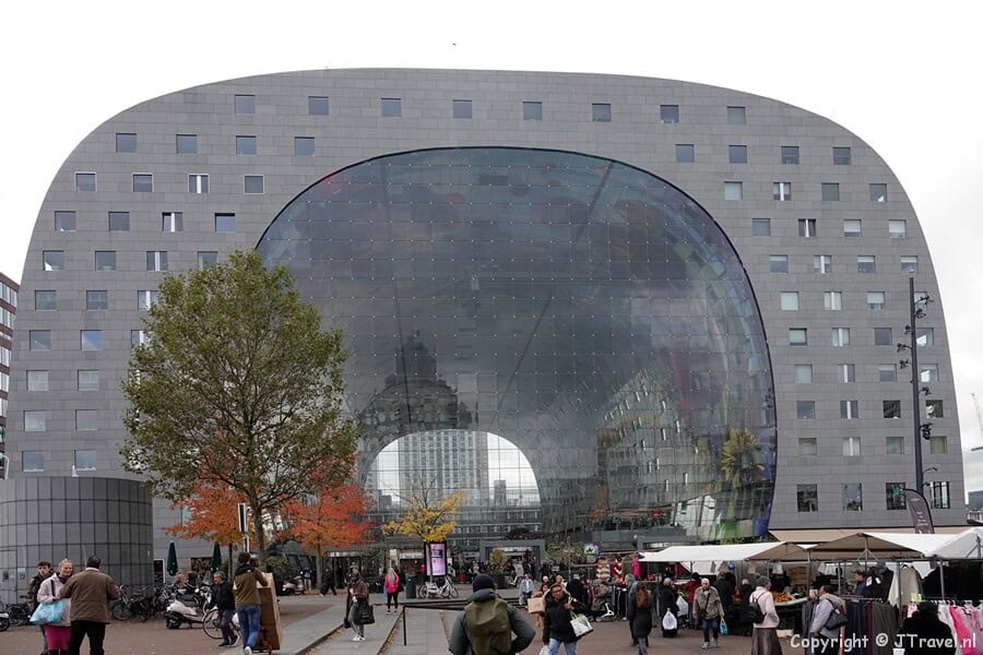 De Markthal tijdens mijn wandeling in Rotterdam