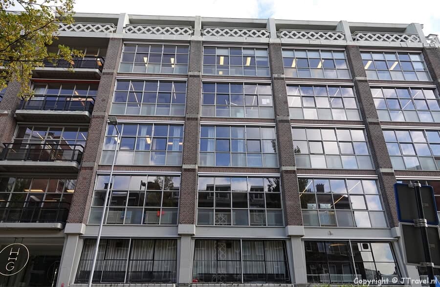 Industriegebouw tijdens mijn wandeling in Rotterdam