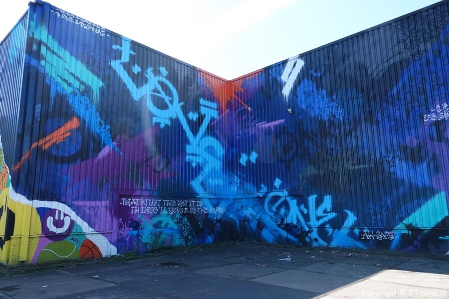 Street art van Loic Monde tijdens mijn street art wandeling in de Rotterdamse wijk Feijenoord