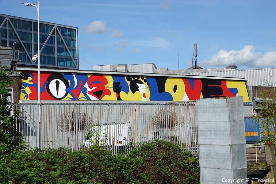 Street art van Mina Maria en STOHEAD tijdens mijn street art wandeling in de Rotterdamse wijk Feijenoord