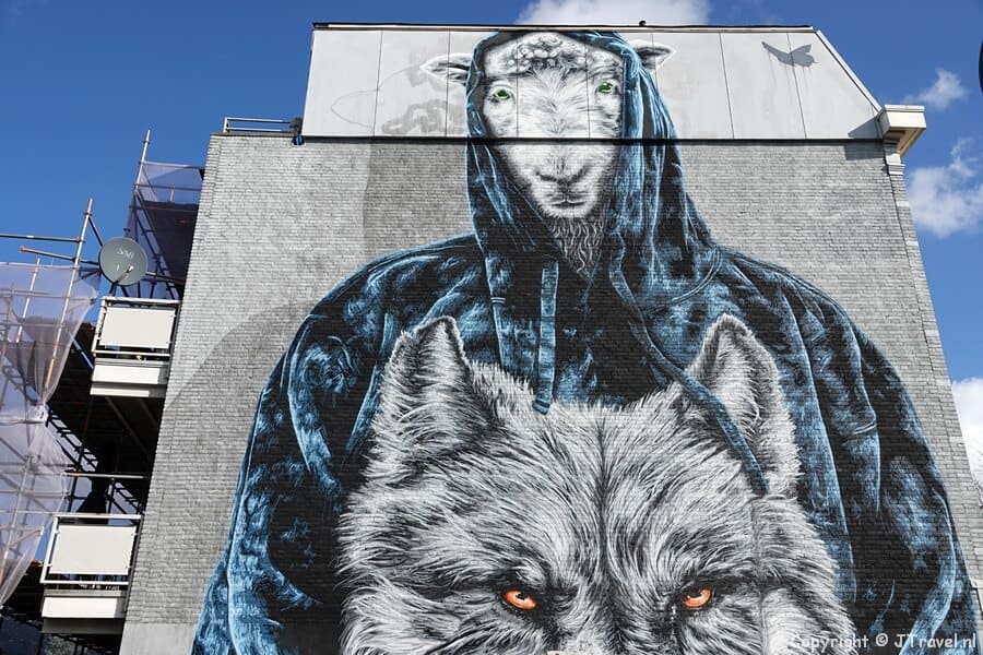 Street art van Nils Westergard tijdens mijn street art wandeling in de Rotterdamse wijk Feijenoord
