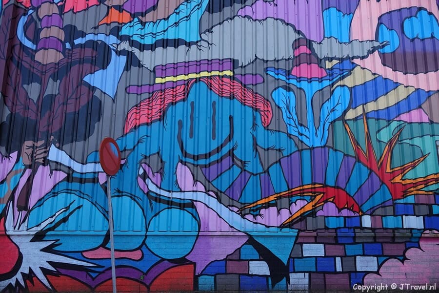 Street art van Reinier Landwehr tijdens mijn street art wandeling in de Rotterdamse wijk Feijenoord