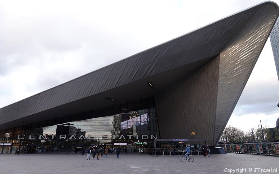 Rotterdam Centraal Station tijdens mijn wandeling in Rotterdam