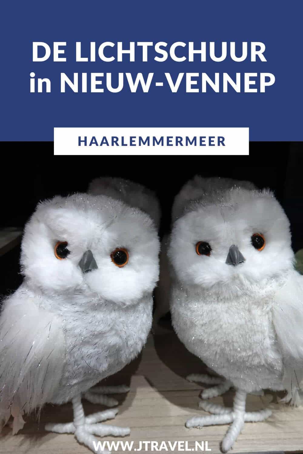 In De Lichtschuur in Nieuw-Vennep vind je alles wat met kerst te maken heeft, zoals kerstballen, kunstkerstbomen, kerstmannen, pieken, slingers, ornamenten, kaarsen, lampjes en lichtslangen en heel veel andere kerstverlichting Meer lees je in dit artikel. #lichtschuur #nieuwvennep #haarlemmermeer #jtravelblog #jtravel