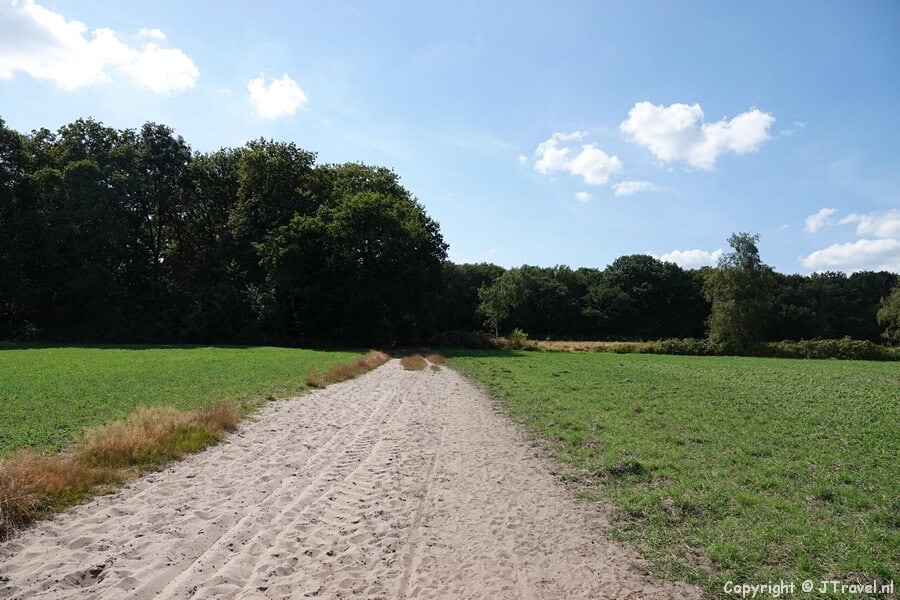 Huizer Eng tijdens mijn wandeling over de Blaricummerheide en de Tafelbergheide