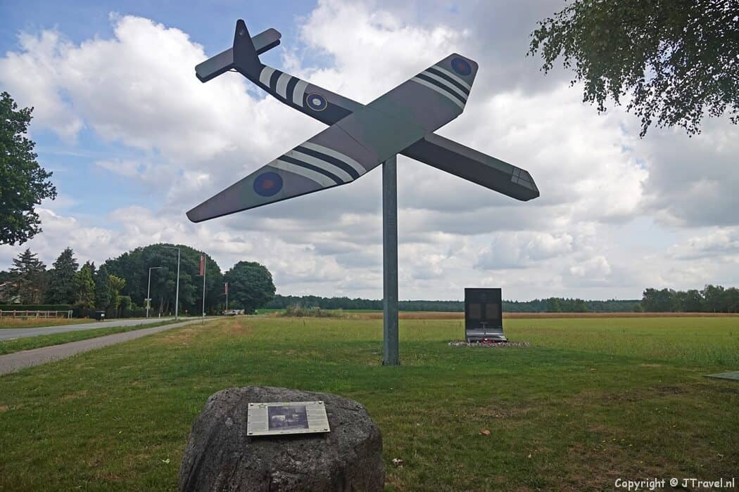 Glider Pilot Regiment Monument in Wolfheze tijdens de 8e etappe van het Pad van de Vrijheid tussen Oosterbeek en Ede