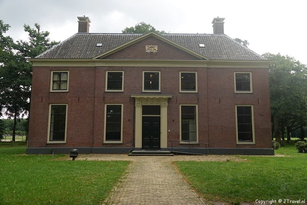 Huis Kernhem tijdens de 9e etappe van het Pad van de Vrijheid tussen Ede en Lunteren