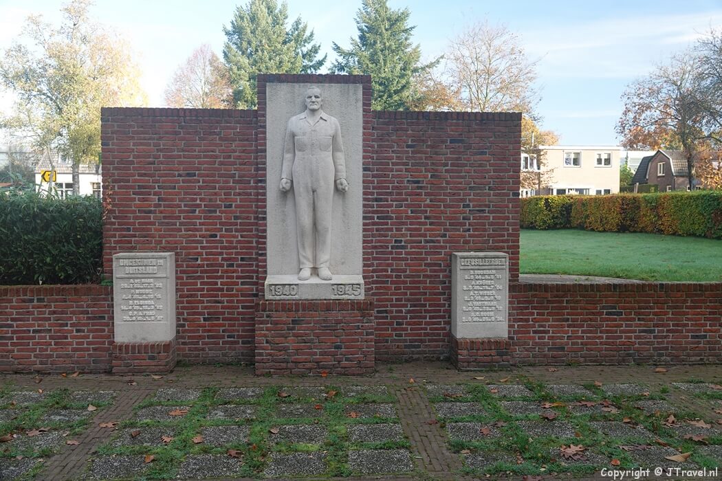 Oorlogsmonument in Maarn tijdens mijn wandeling in de bossen rond Maarn
