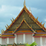 Het dak van een tempel langs de oevers van de klongs in Bangkok<br/>Copyright © JTravel.nl Het dak van een tempel langs de oevers van de klongs in Bangkok / Copyright © JTravel.nl