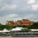 Grand Palace gezien vanaf een van de klongs in Bangkok<br/>Copyright © JTravel.nl Grand Palace gezien vanaf een van de klongs in Bangkok / Copyright © JTravel.nl