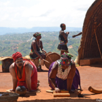 Zuludansers in PheZulu Village in de Vallei van 1.000 heuvels<br/>Copyright © JTravel.nl Zuludansers in PheZulu Village in de Vallei van 1.000 heuvels / Copyright © JTravel.nl