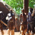 Zulumannen in PheZulu Village in de Vallei van 1.000 heuvels<br/>Copyright © JTravel.nl Zulumannen in PheZulu Village in de Vallei van 1.000 heuvels / Copyright © JTravel.nl