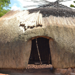 Hut in PheZulu Village in de Vallei van 1.000 heuvels<br/>Copyright © JTravel.nl Hut in PheZulu Village in de Vallei van 1.000 heuvels / Copyright © JTravel.nl