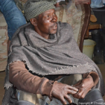 Local in een hutje op de top van de Sani Pass in Lesotho / Copyright © JTravel.nl Local in een hutje op de top van de Sani Pass in Lesotho / Copyright © JTravel.nl