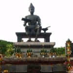 Standbeeld van de koning van Sukhothai in Historical Park in Sukhothai<br/>Copyright © JTravel.nl Standbeeld van de koning van Sukhothai in Historical Park in Sukhothai / Copyright © JTravel.nl