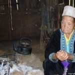 Hmong oma van 90 jaar in Hmong dorp bij Chiang Mai<br/>Copyright © JTravel.nl Hmong oma van 90 jaar in Hmong dorp bij Chiang Mai / Copyright © JTravel.nl
