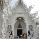 Wat Rong Khun Tempel bij Chiang Rai<br/>Copyright © JTravel.nl Wat Rong Khun Tempel bij Chiang Rai / Copyright © JTravel.nl