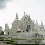 Wat Rong Khun Tempel bij Chiang Rai<br/>Copyright © JTravel.nl Wat Rong Khun Tempel bij Chiang Rai / Copyright © JTravel.nl