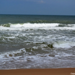 Het strand tussen Vinh en de Phong Nha grotten op 10-9-2013<br/>Copyright © JTravel.nl Het strand tussen Vinh en de Phong Nha grotten op 10-9-2013 / Copyright © JTravel.nl