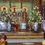 In de tempel van de Thien Mu Pagode in Hué<br/>Copyright © JTravel.nl In de tempel van de Thien Mu Pagode in Hué / Copyright © JTravel.nl